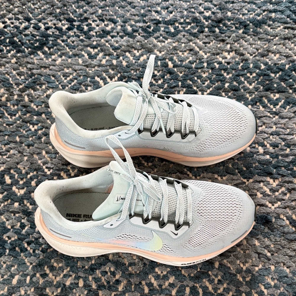Nike women’s zoom running shoes